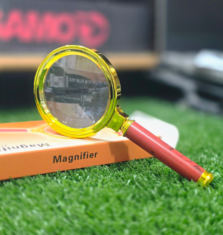 ذره بین دسته دار طلایی سایز 70میل مدل magnifier