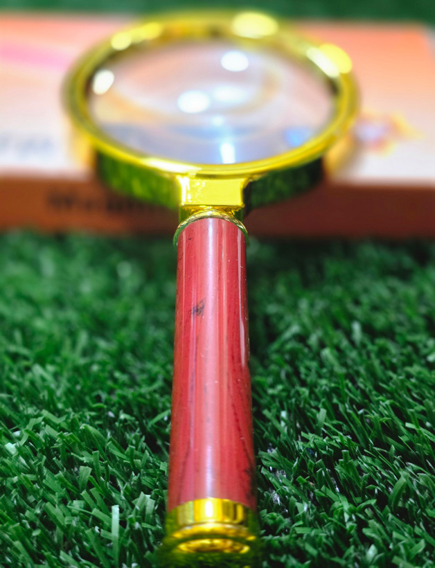 ذره بین دسته دار طلایی سایز 70میل مدل magnifier